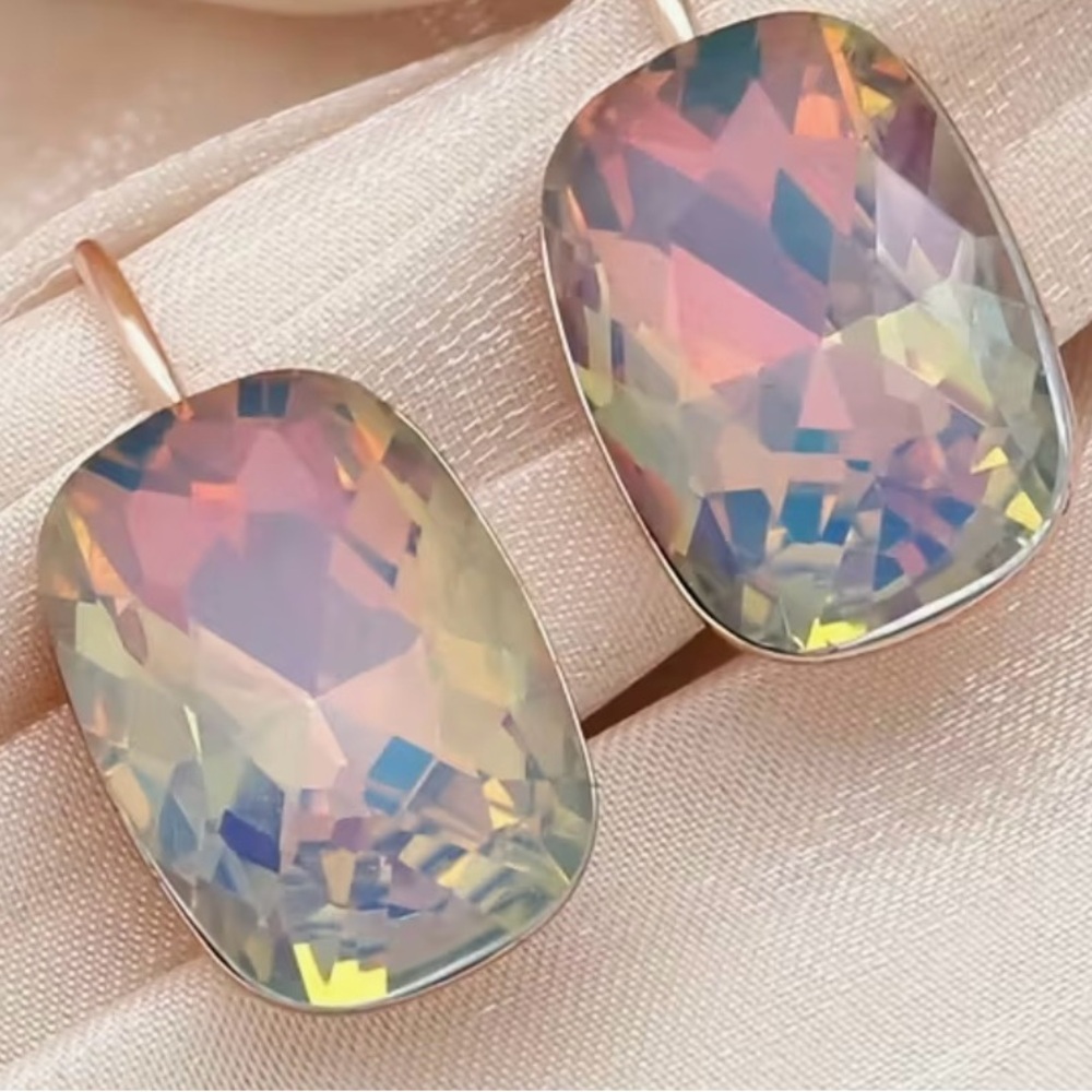 Such gorgeous earrings! Versatile gemstone similar to chalcedony. Great buy!
